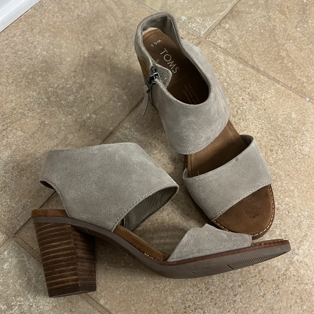 Tom’s heels